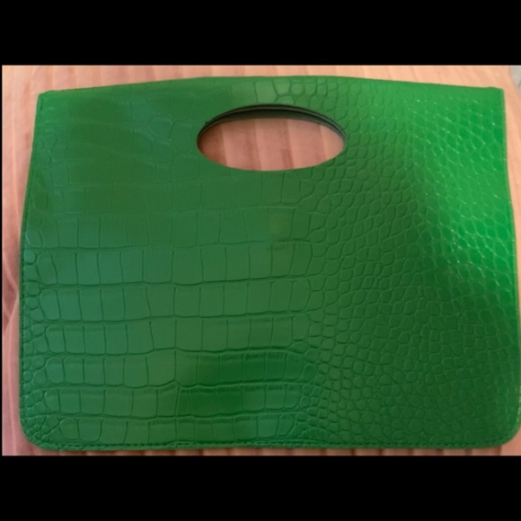 Cluthes - Picture 5 of 9